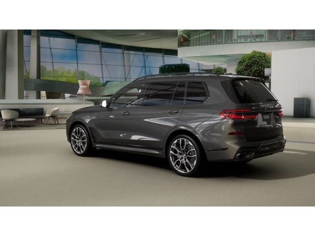 2027 BMW X7 photo 2
