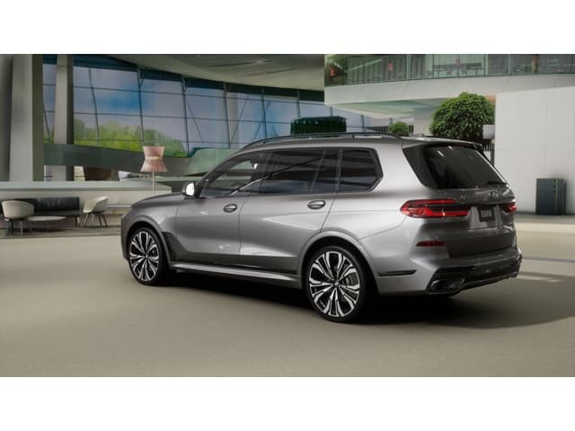 2027 BMW X7 photo 2