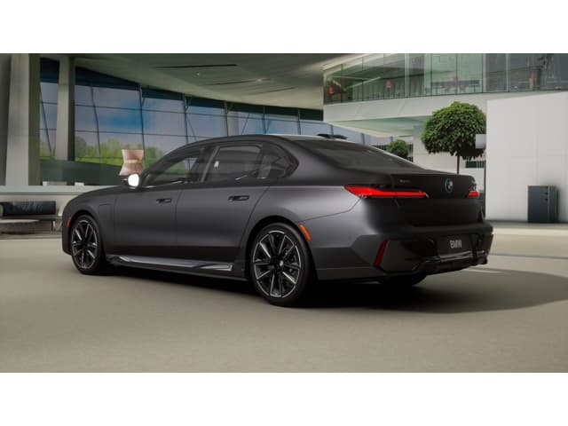 2026 BMW 7 photo 2