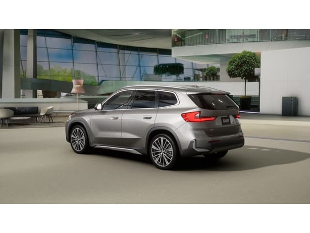 2027 BMW X1 photo 2