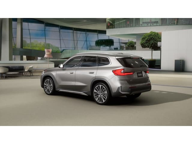 2026 BMW X1 photo 2