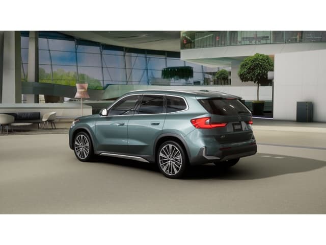 2026 BMW X1 photo 2