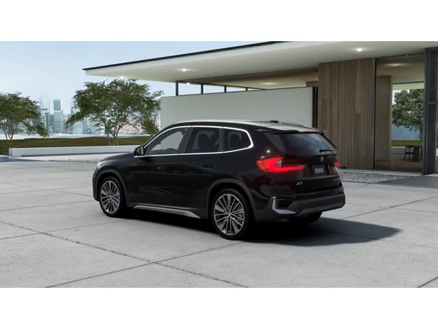 2027 BMW X1 photo 2