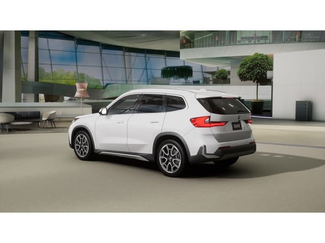 2026 BMW X1 photo 2