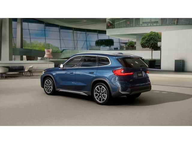 2026 BMW X1 photo 2