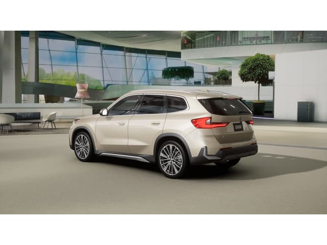 2026 BMW X1 photo 2