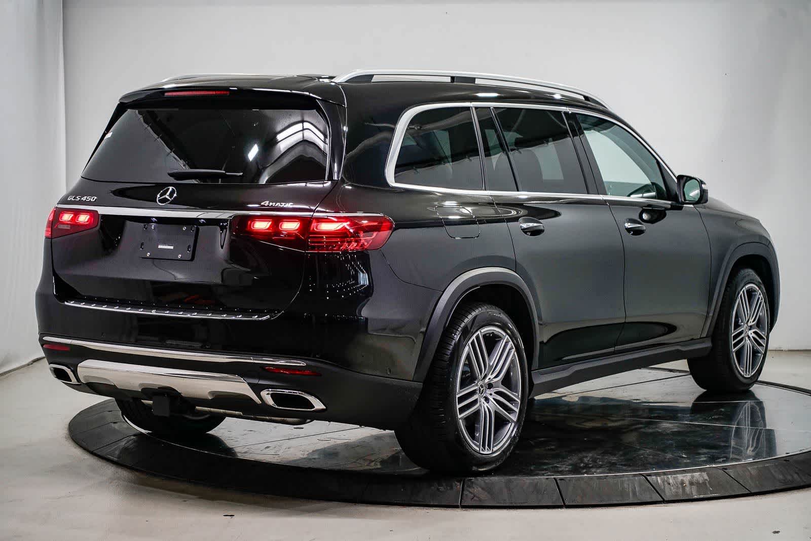 2026 Mercedes-Benz GLS photo 4