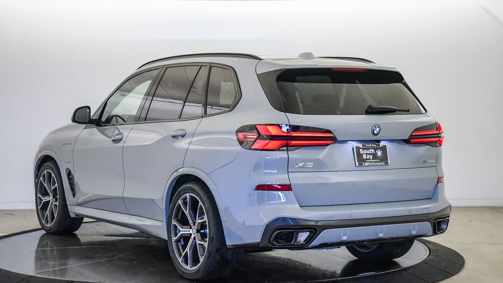 2026 BMW X5 photo 2