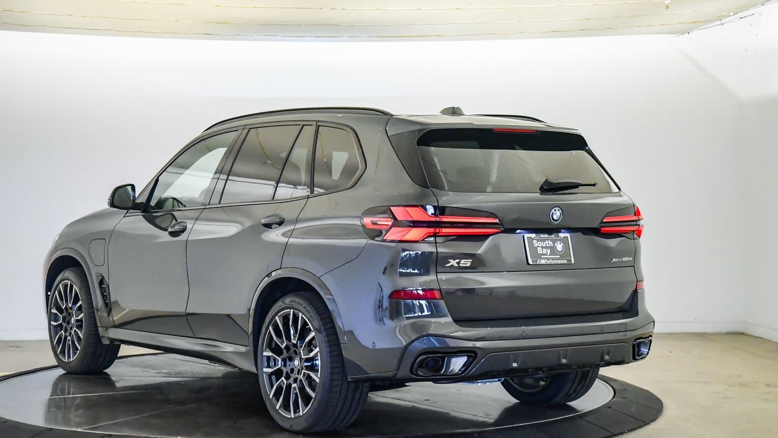 2026 BMW X5 photo 2