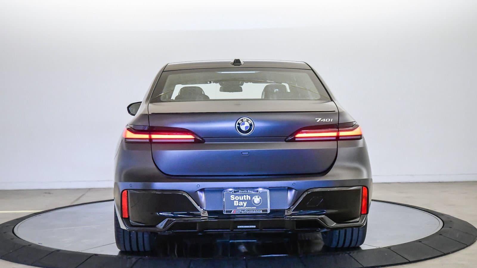 2026 BMW 7 photo 3