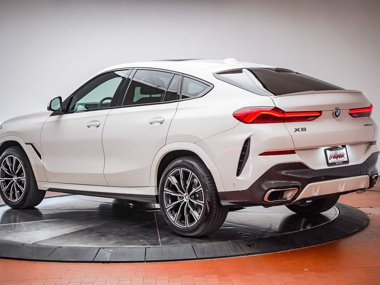 2024 BMW X6 photo 2