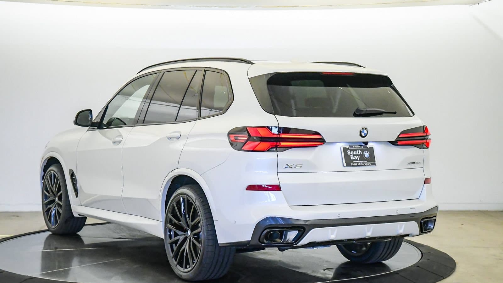 2026 BMW X5 photo 2