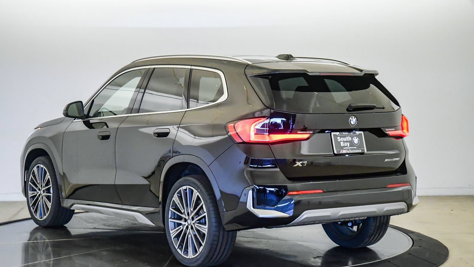 2026 BMW X1 photo 2