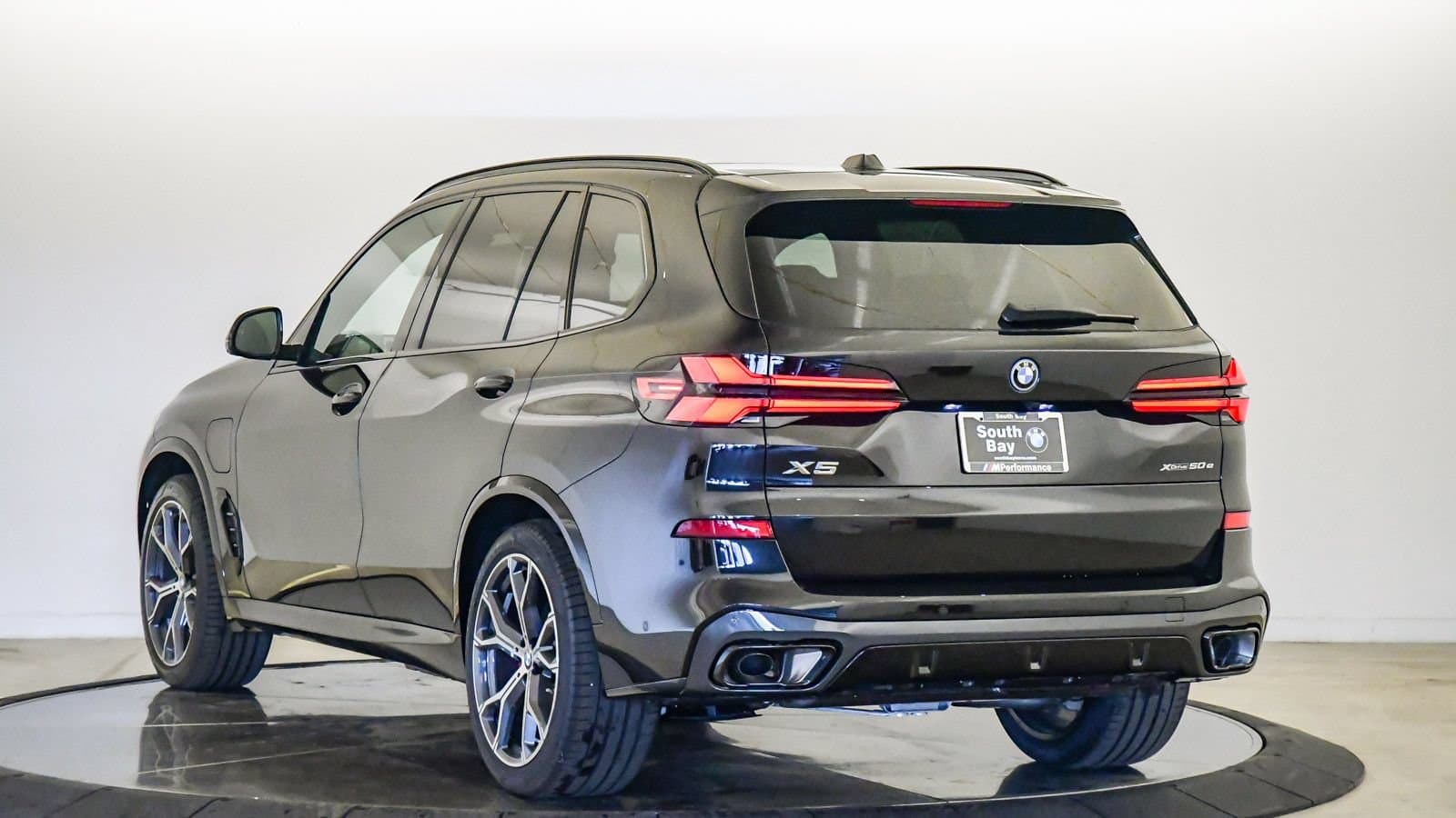 2026 BMW X5 photo 2