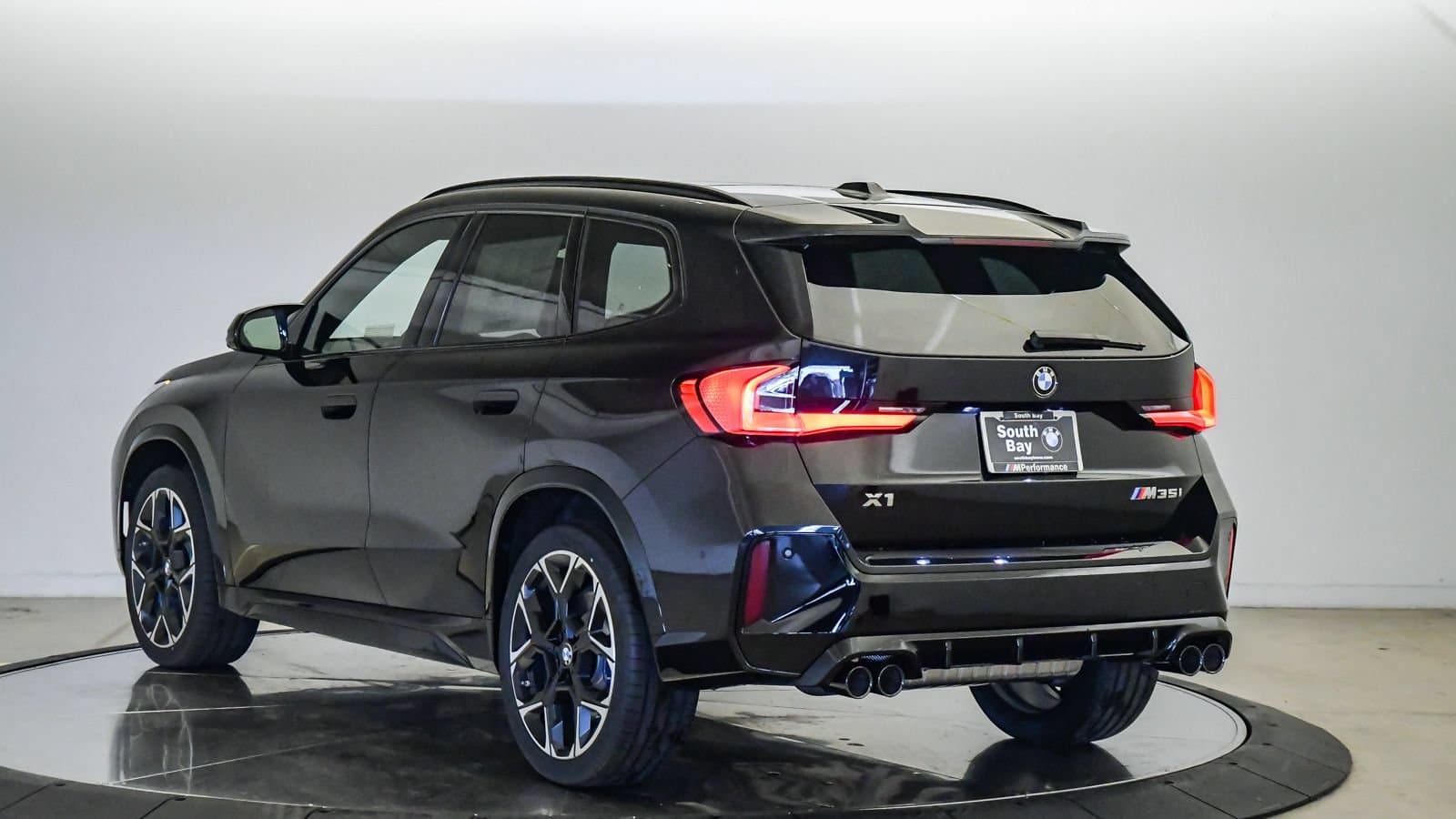 2026 BMW X1 photo 2