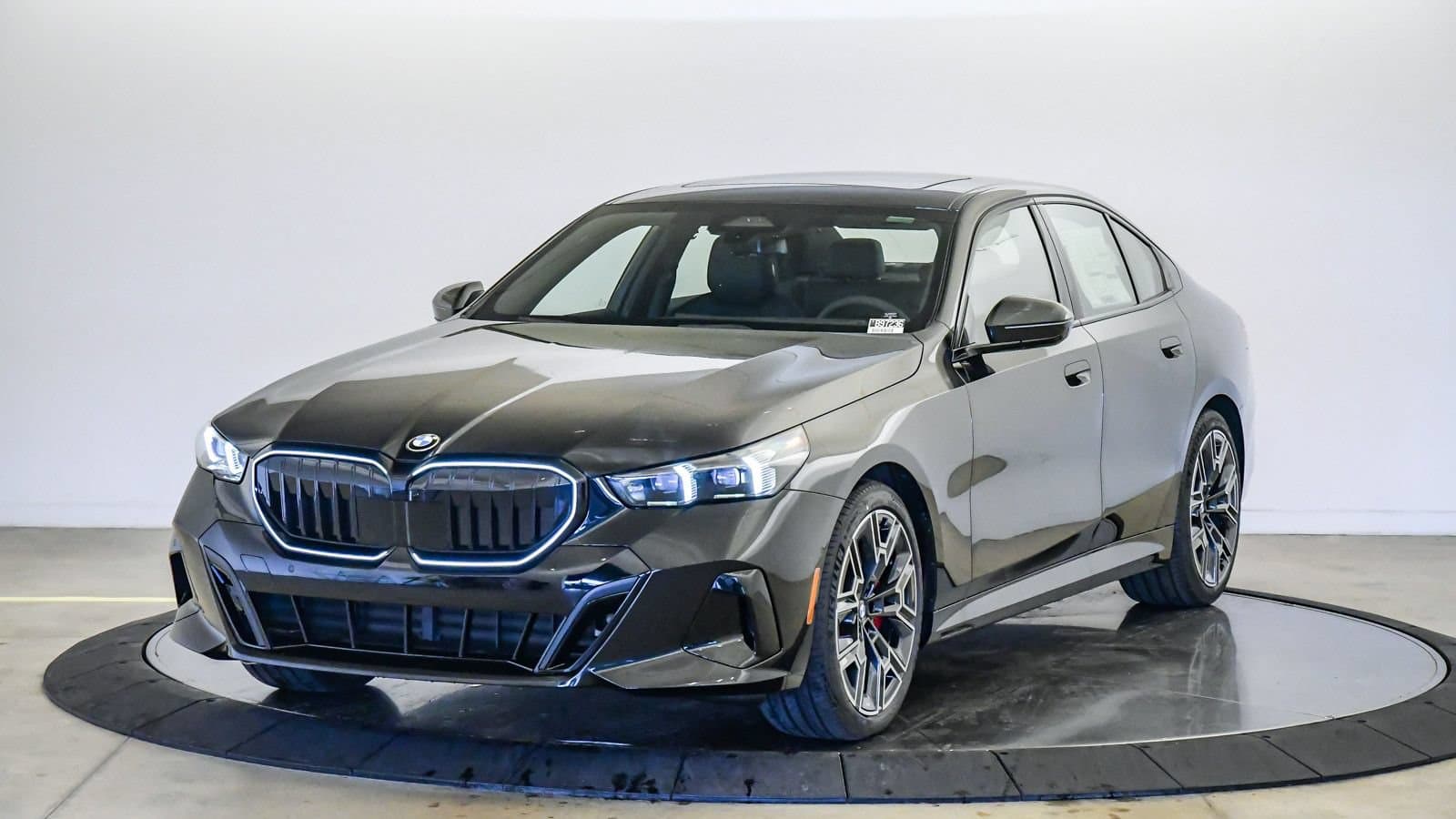 2026 BMW 5 photo 2