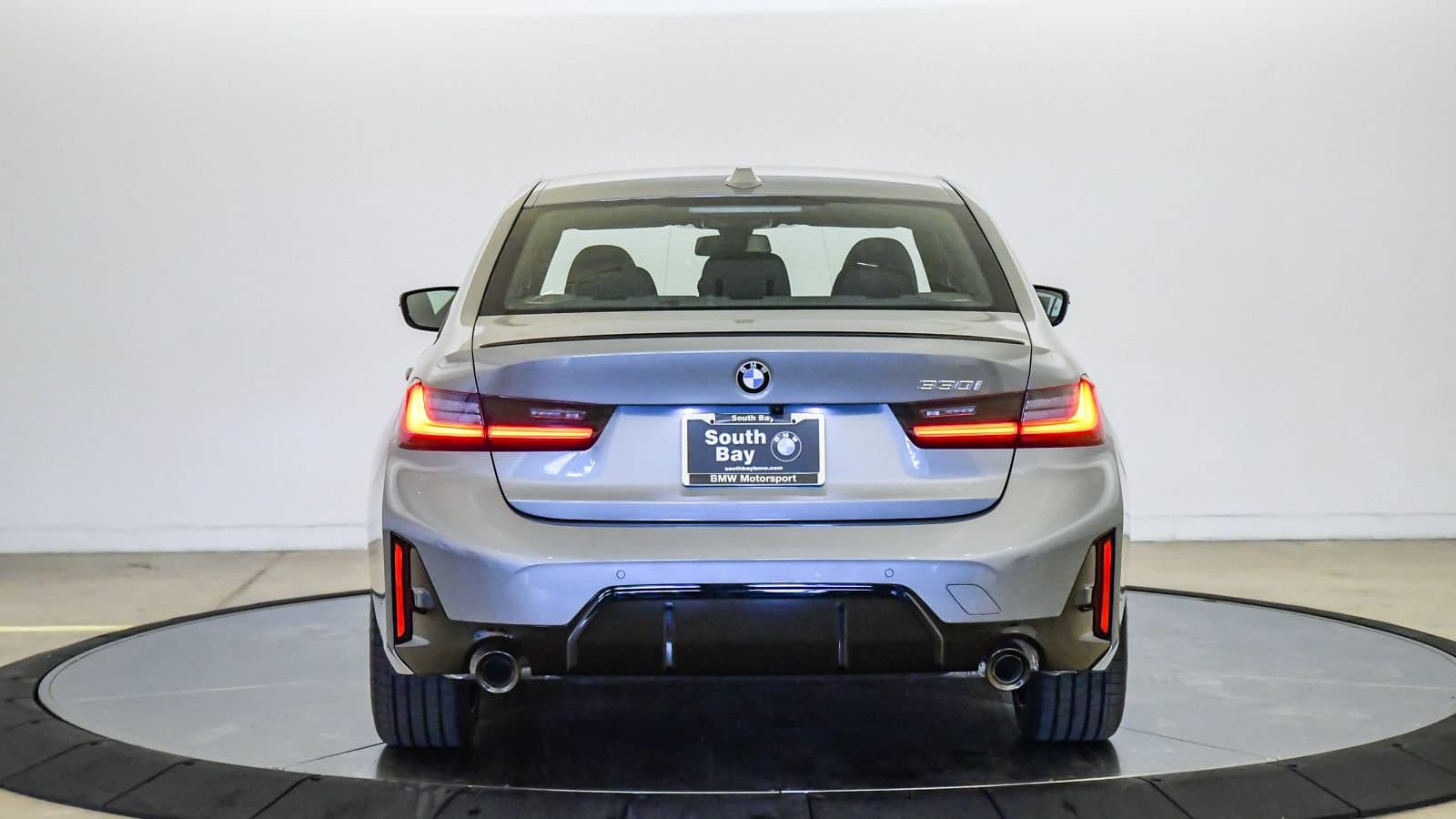 2026 BMW 3 photo 3