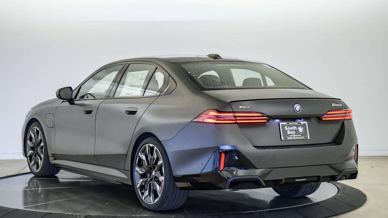 2027 BMW 5 photo 2