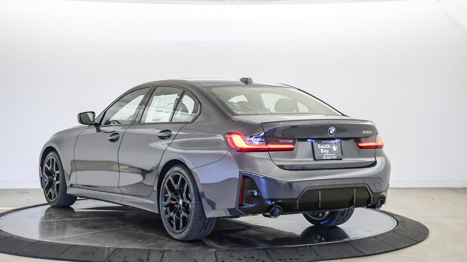 2026 BMW 3 photo 2