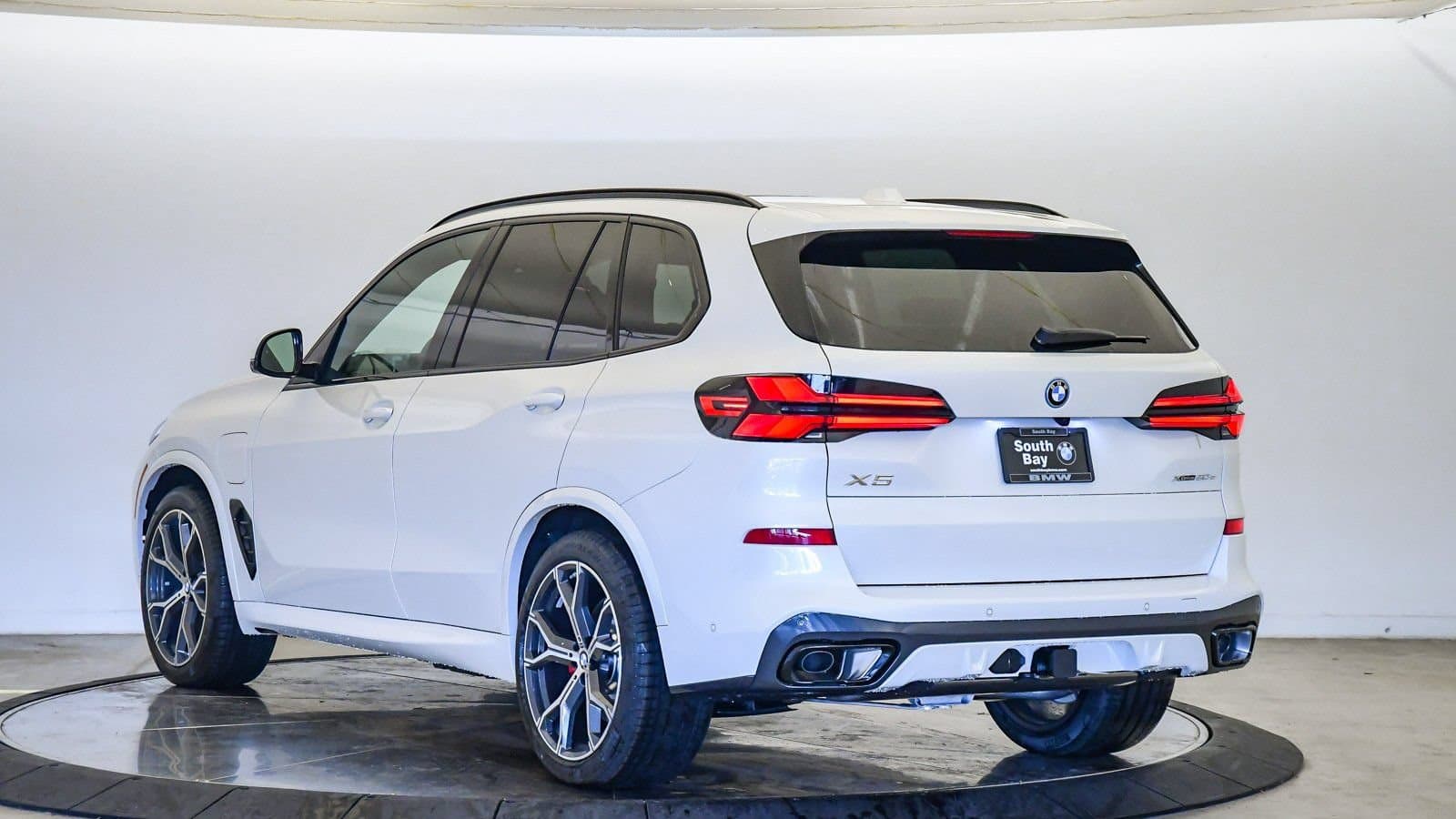 2026 BMW X5 photo 2