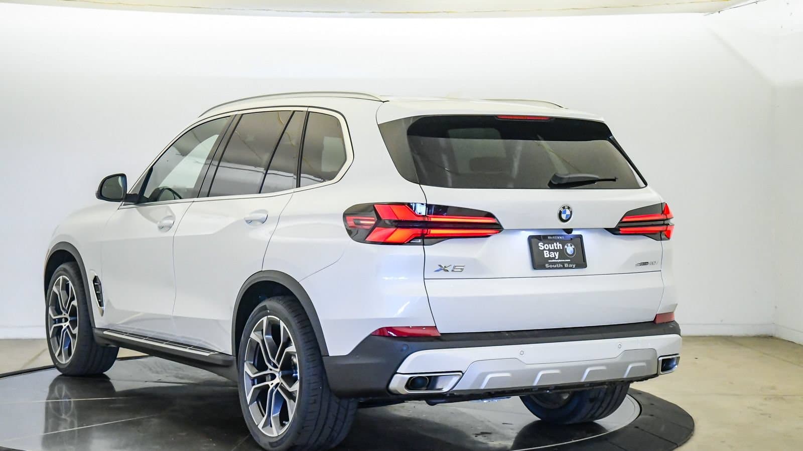 2026 BMW X5 photo 2