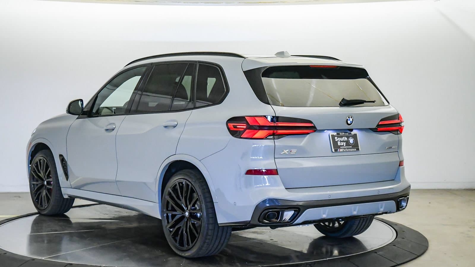 2026 BMW X5 photo 2