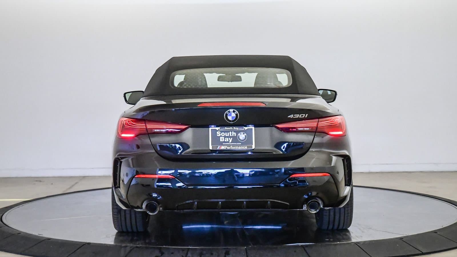 2027 BMW 4 photo 3