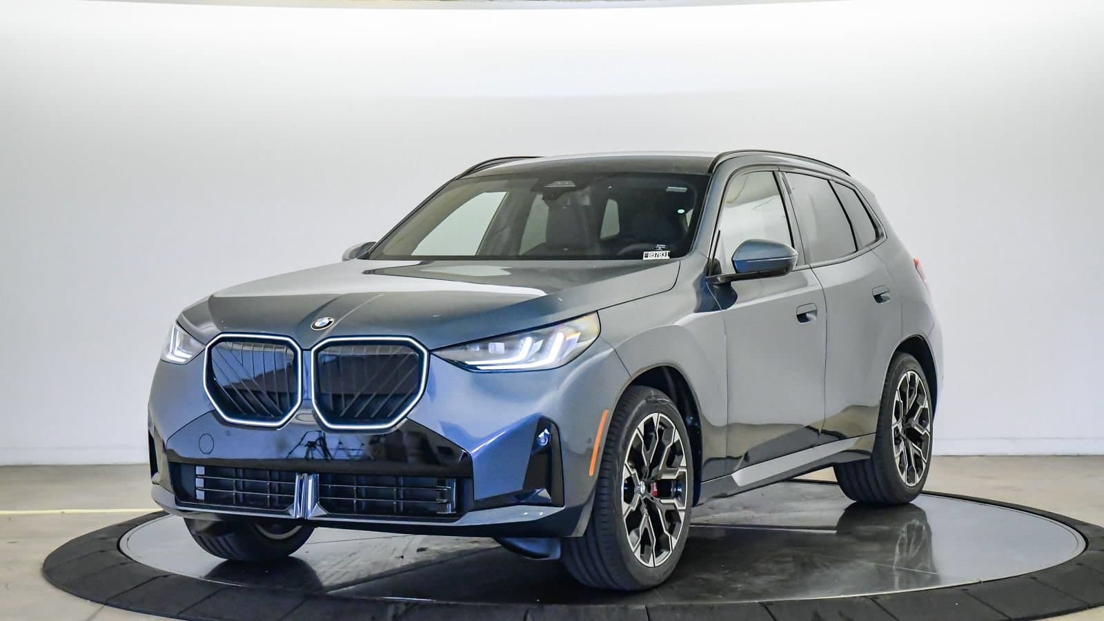 2026 BMW X3 photo 2