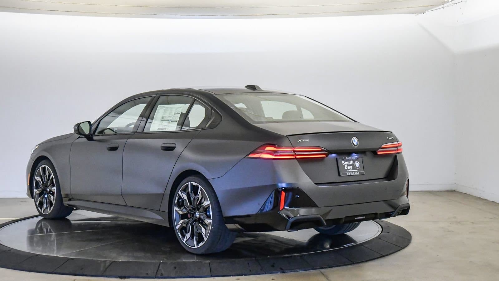 2027 BMW 5 photo 2