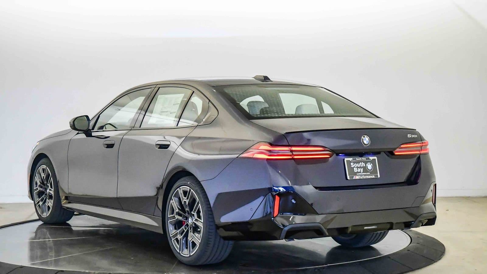 2027 BMW 5 photo 2