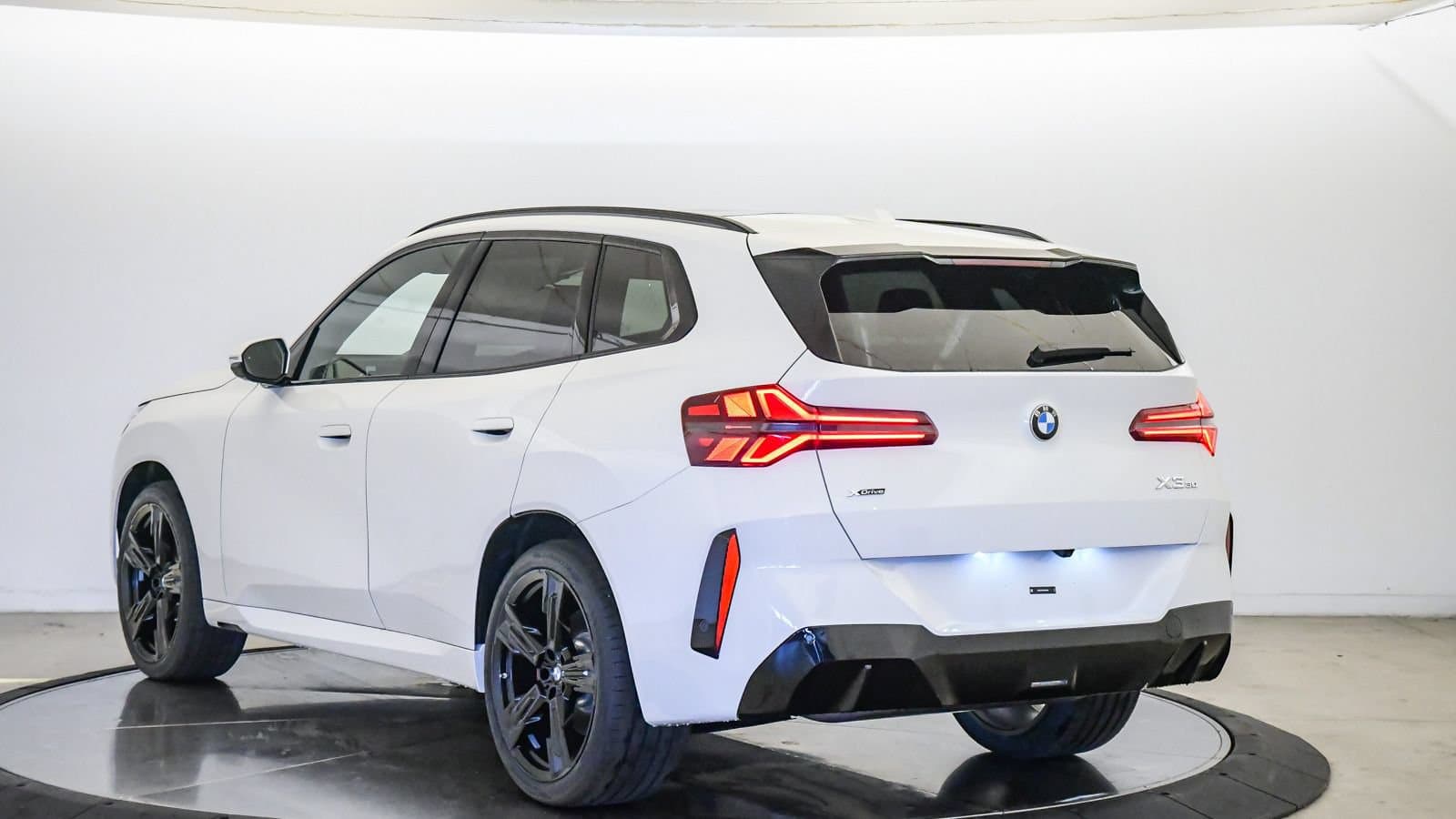 2026 BMW X3 photo 2