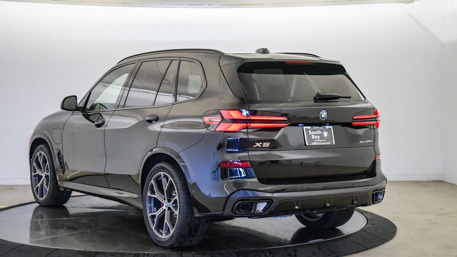 2026 BMW X5 photo 2