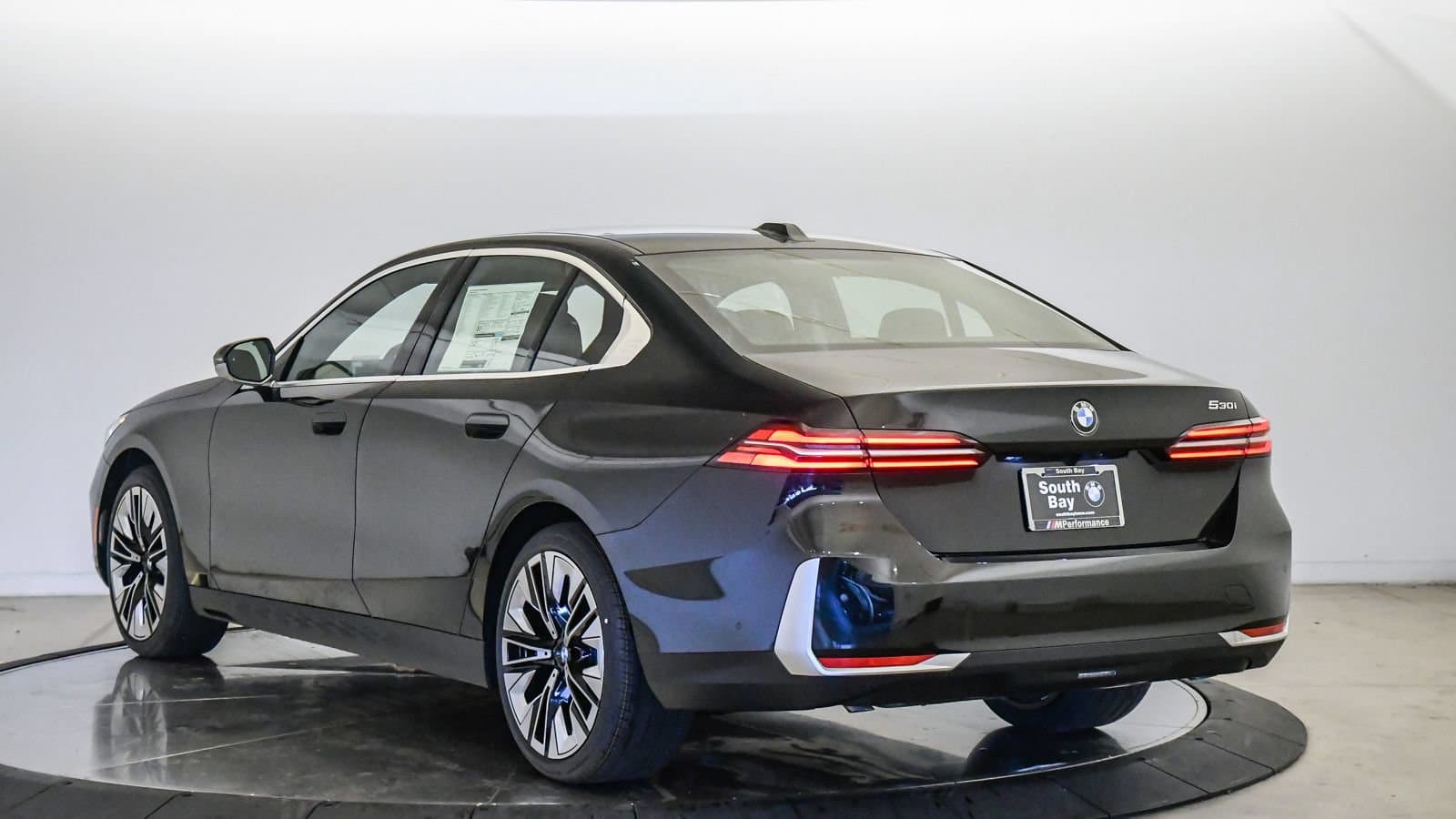 2027 BMW 5 photo 2