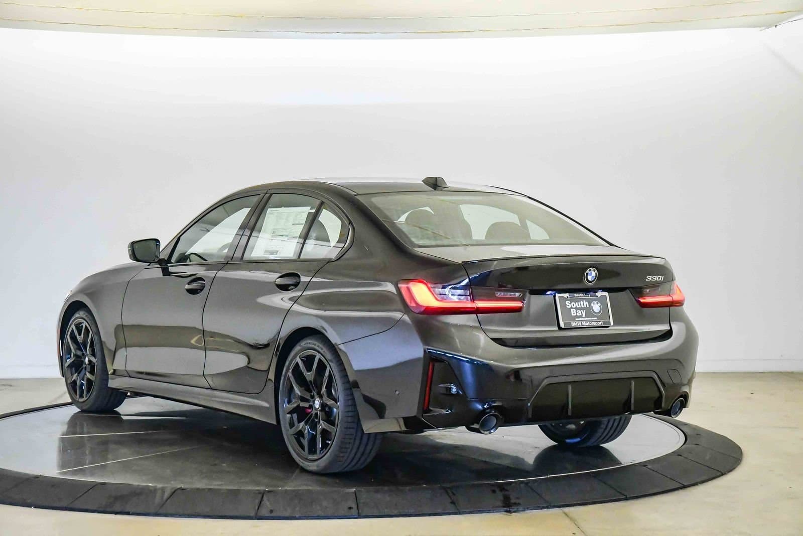 2026 BMW 3 photo 2