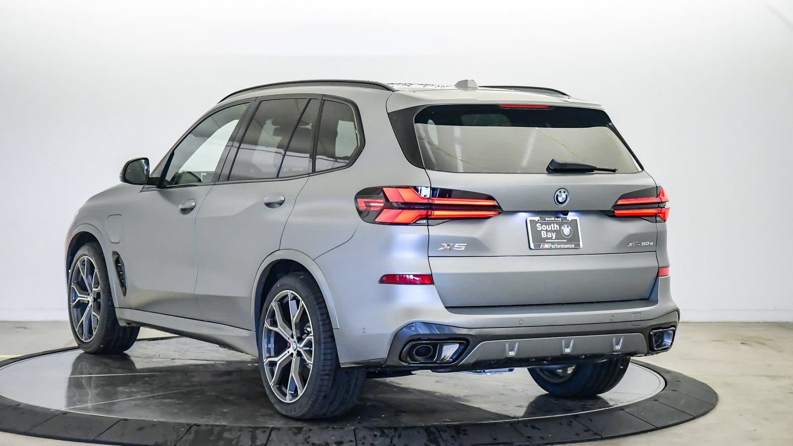 2026 BMW X5 photo 2