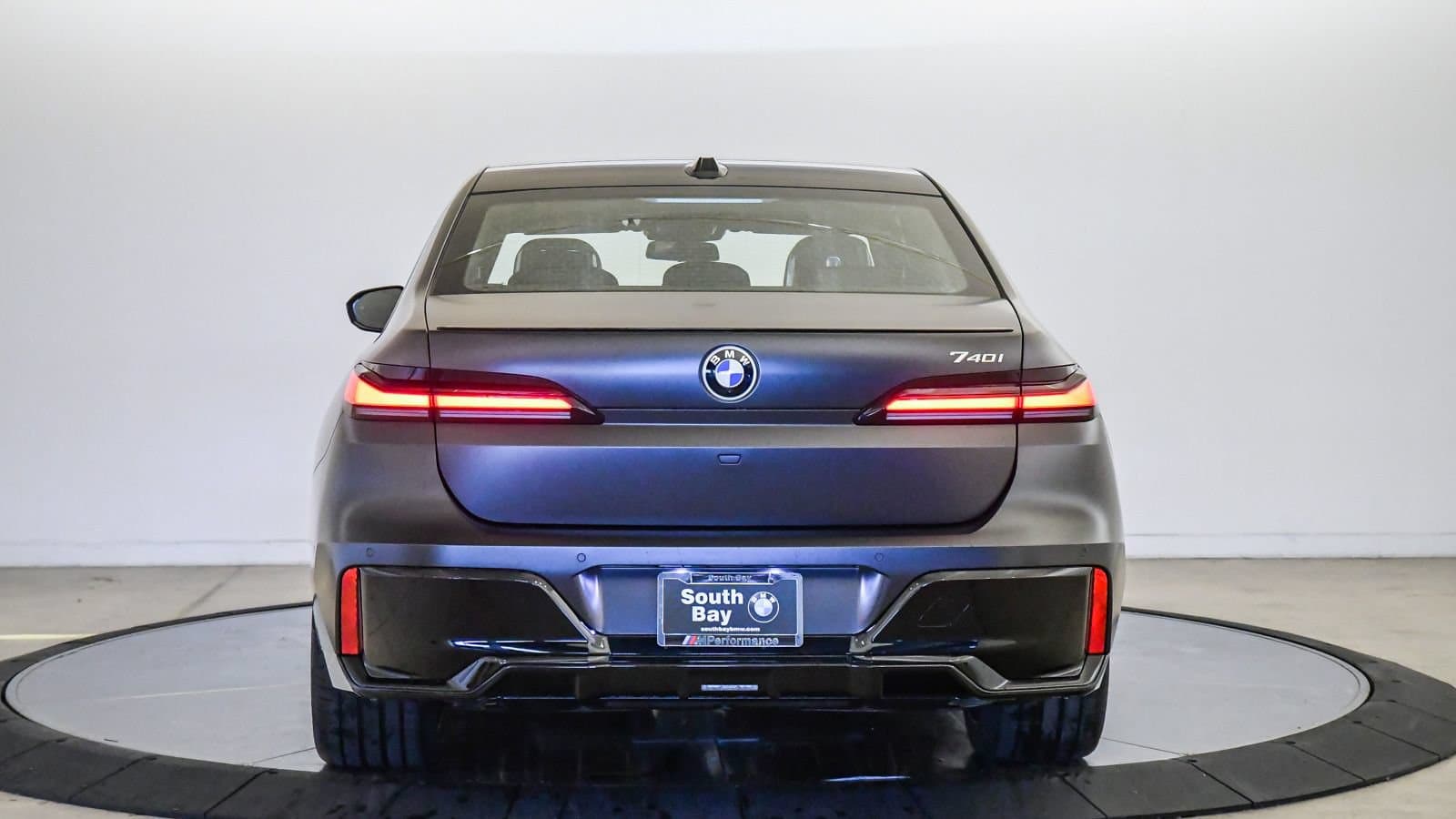 2026 BMW 7 photo 3