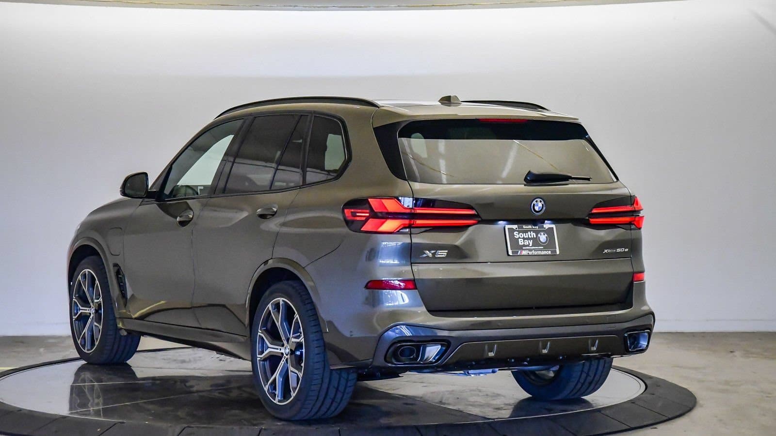 2026 BMW X5 photo 2