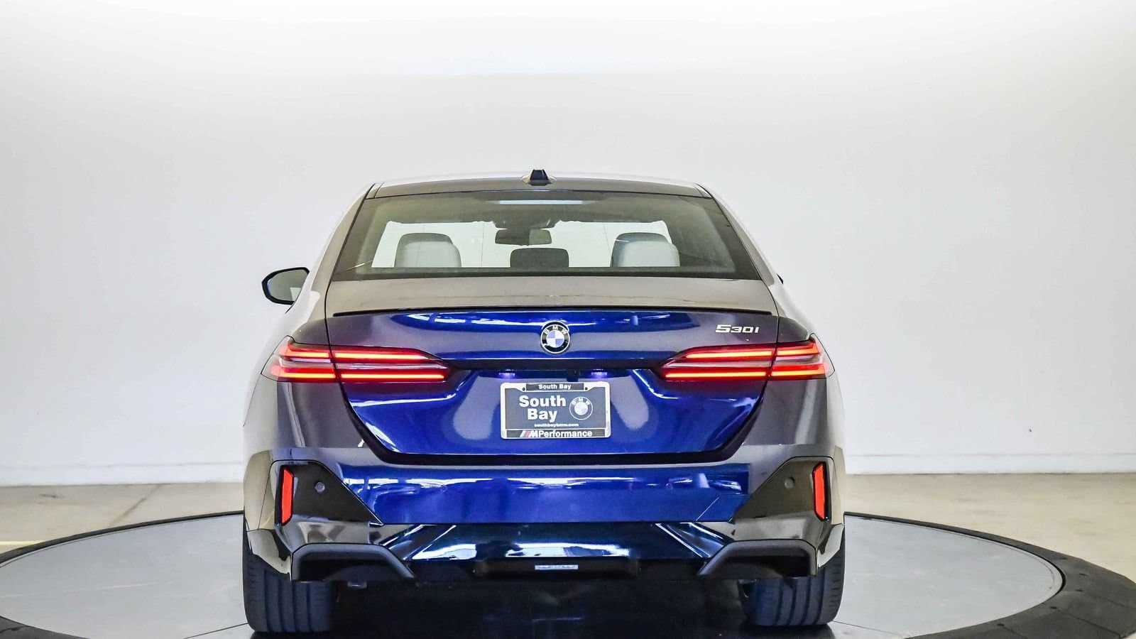 2027 BMW 5 photo 3
