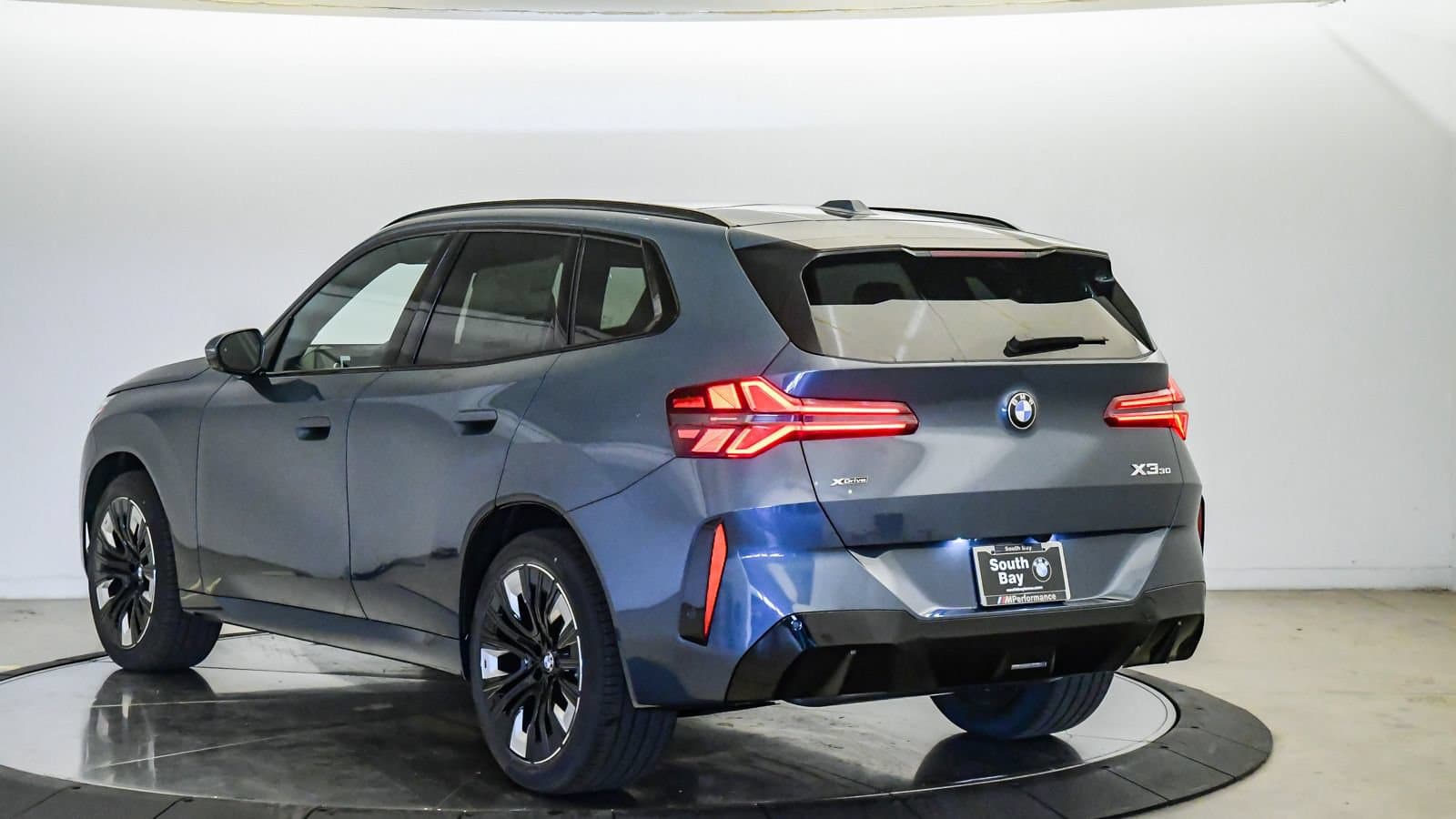 2026 BMW X3 photo 2