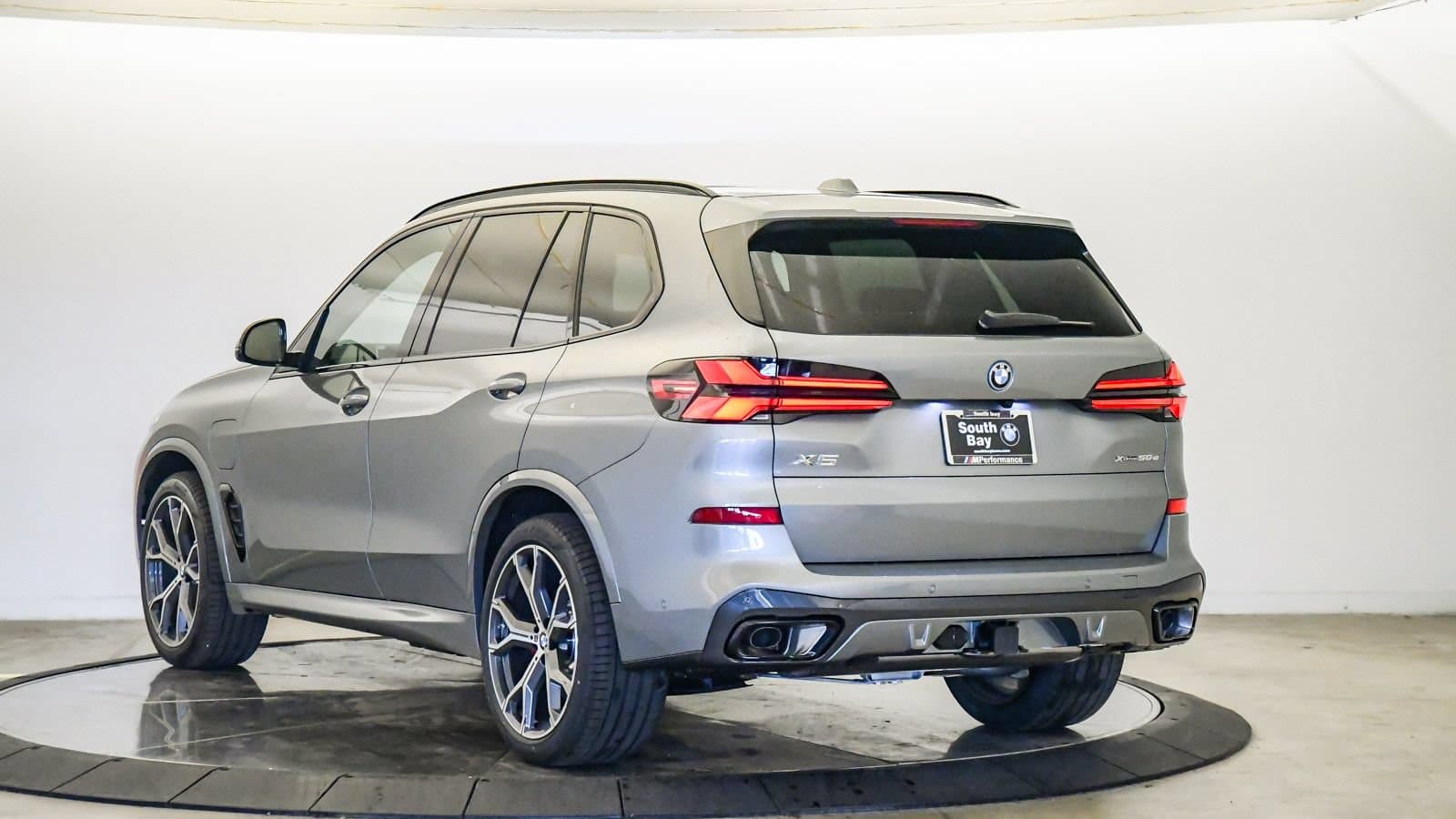 2026 BMW X5 photo 2