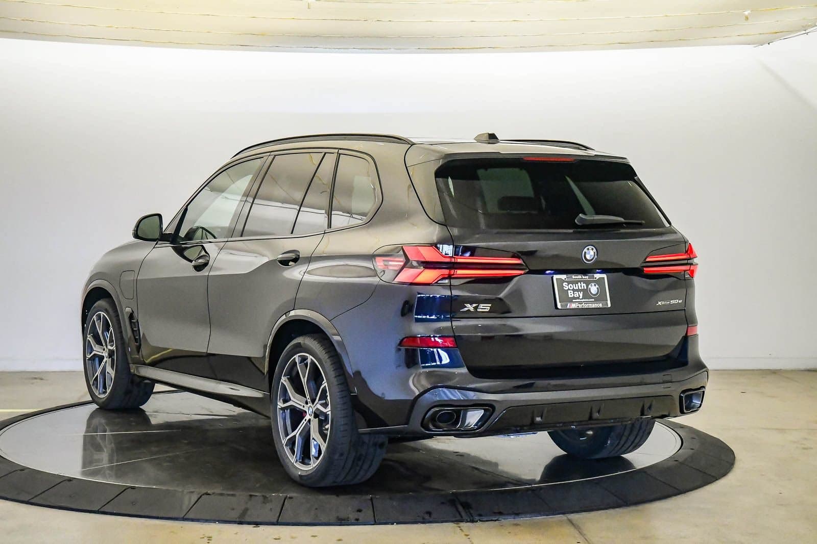 2026 BMW X5 photo 2