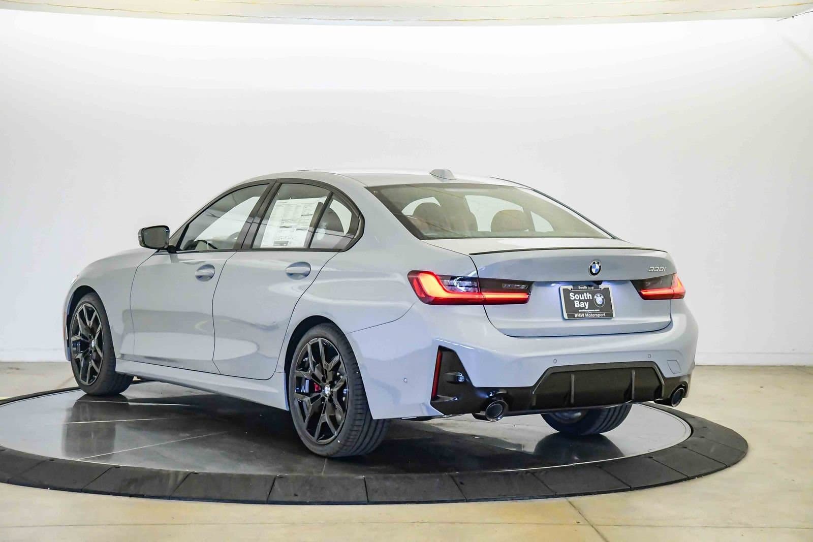 2026 BMW 3 photo 2