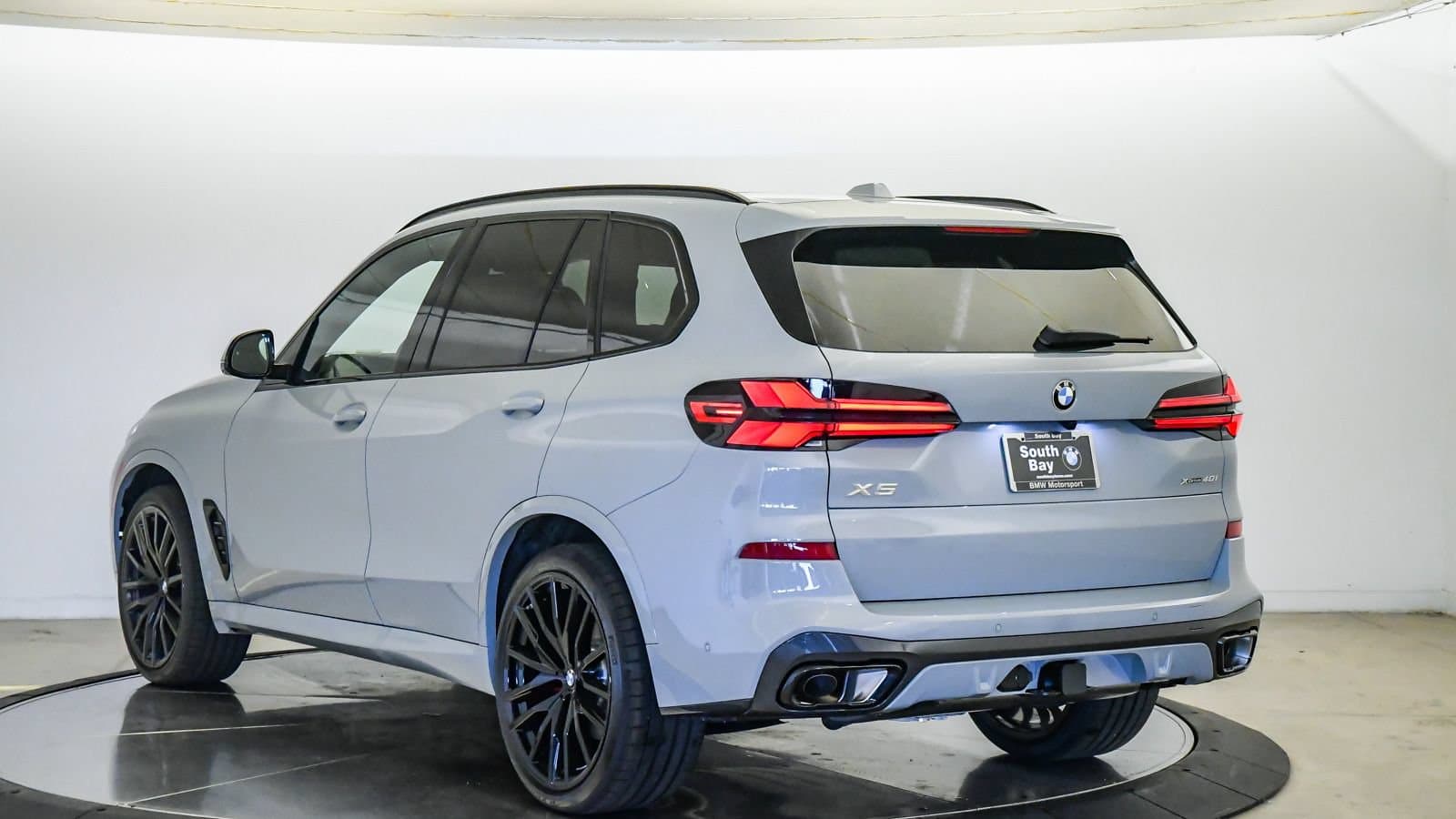2026 BMW X5 photo 2
