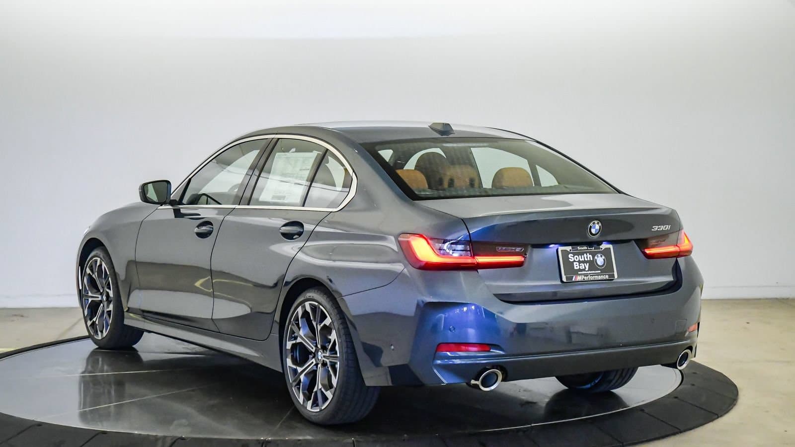 2026 BMW 3 photo 2