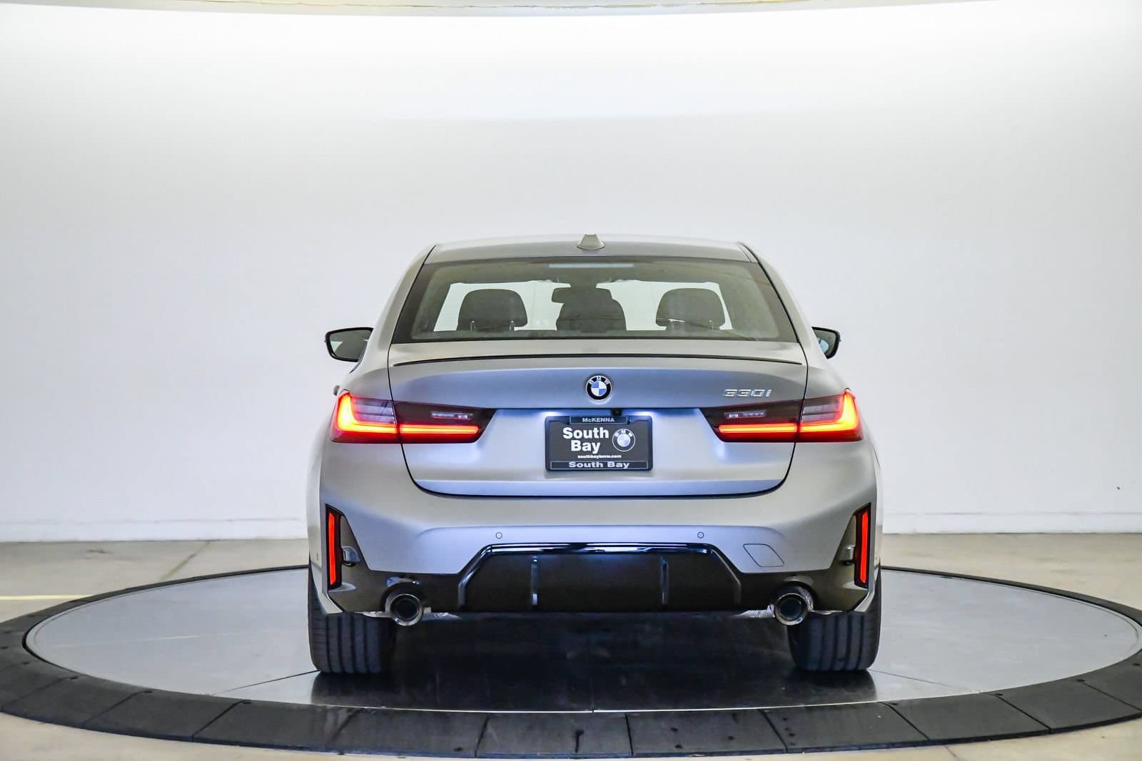 2026 BMW 3 photo 3