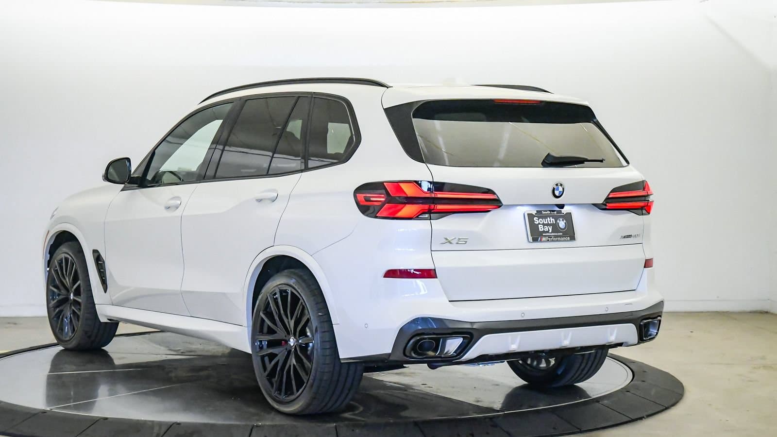 2026 BMW X5 photo 2