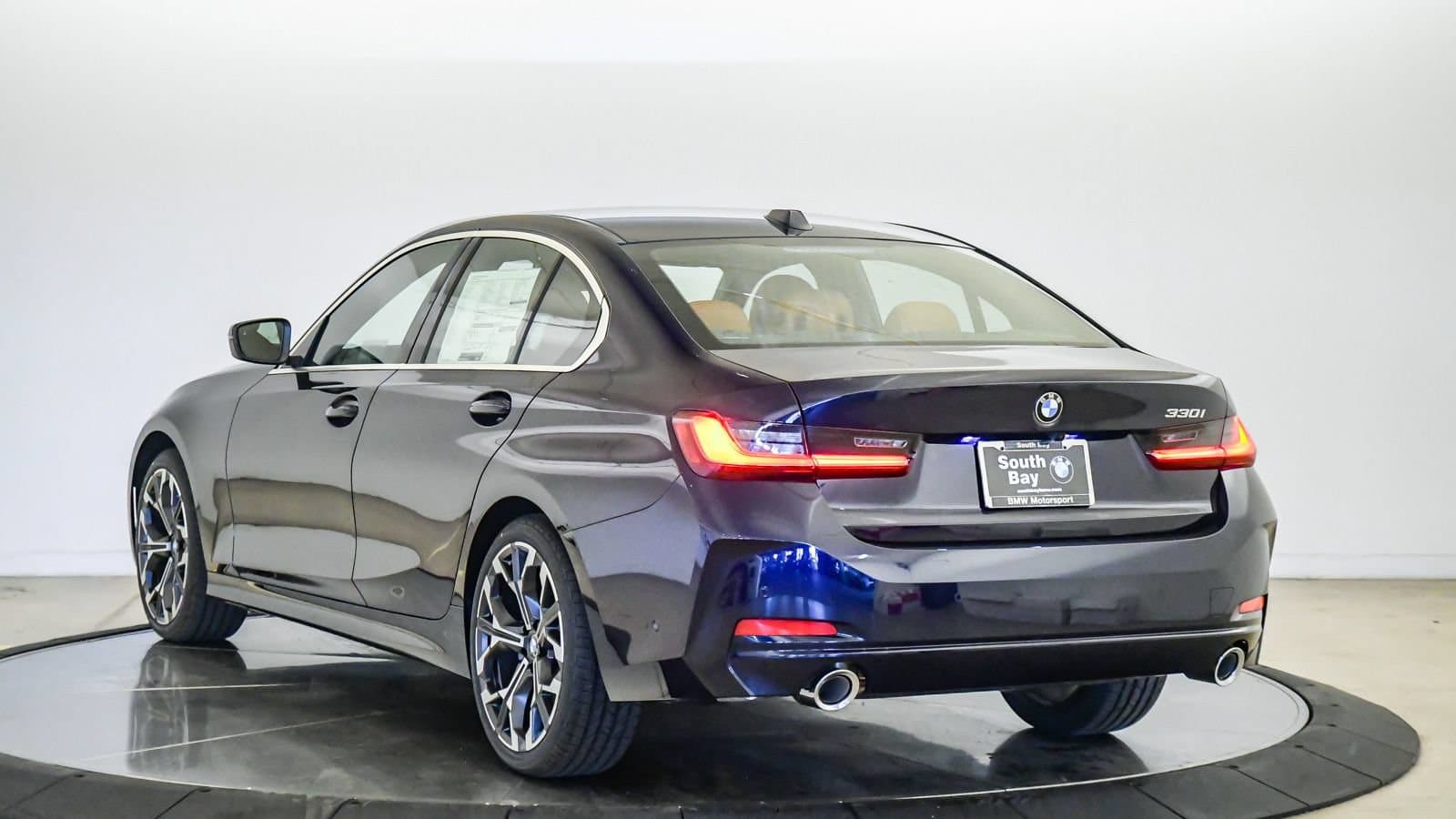 2026 BMW 3 photo 2