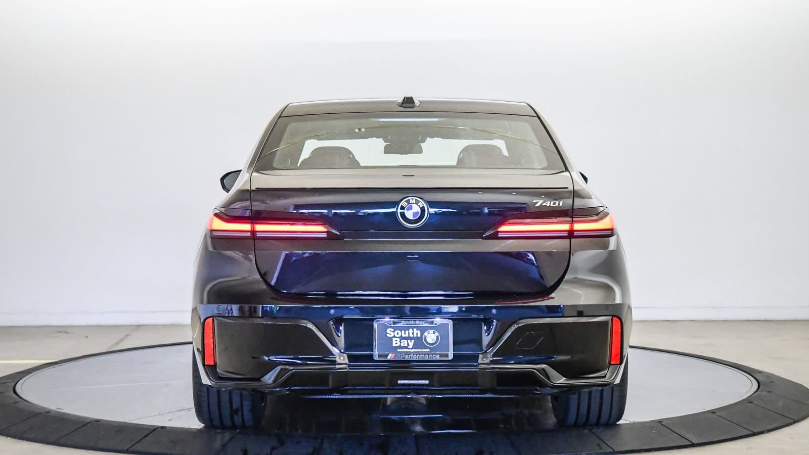 2026 BMW 7 photo 3