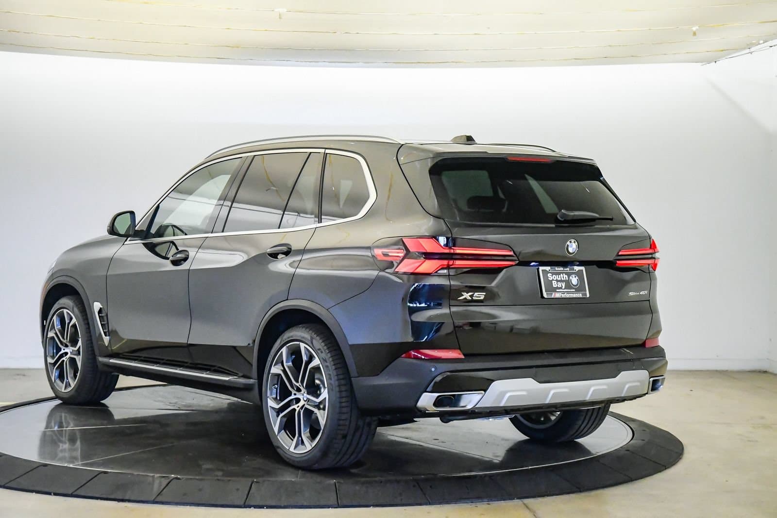 2026 BMW X5 photo 2