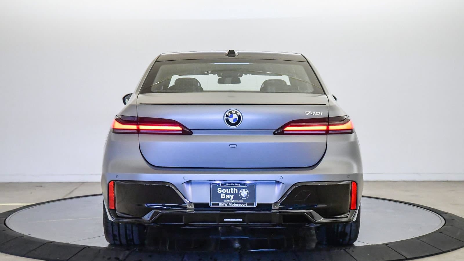 2026 BMW 7 photo 3